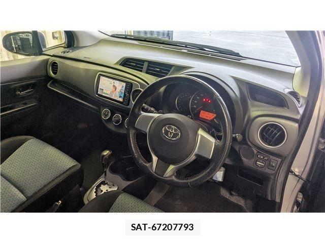 Toyota VITZ 2011-06 7621110-10