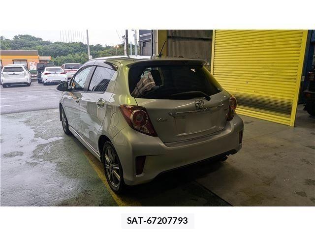 Toyota VITZ 2011-06 7621110-1