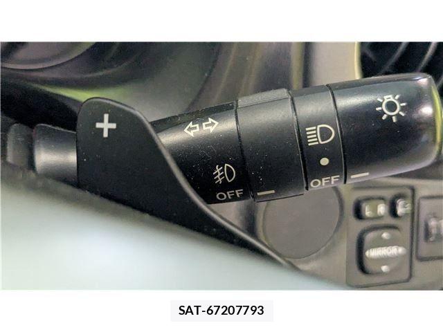 Toyota VITZ 2011-06 7621110-23