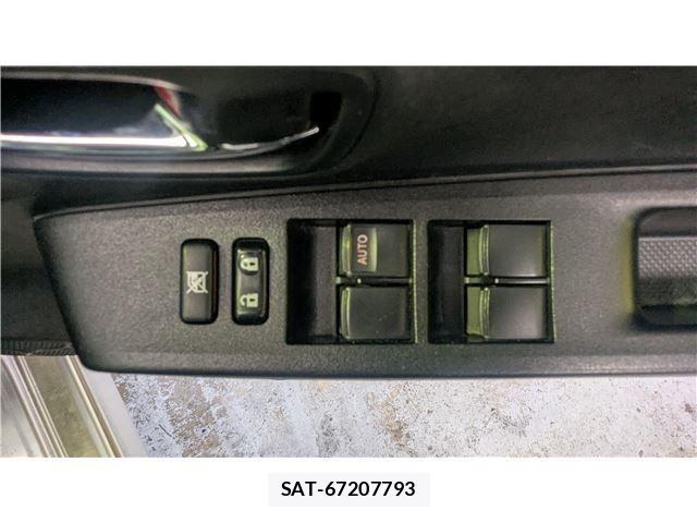 Toyota VITZ 2011-06 7621110-24