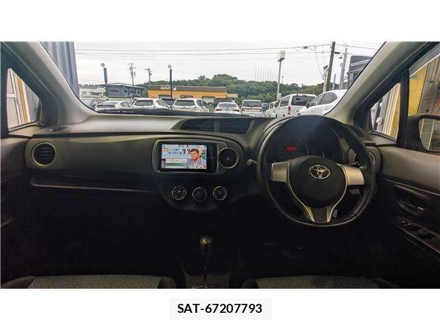 Toyota VITZ 2011-06 7621110-2