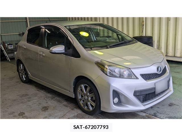 Toyota VITZ 2011-06 7621110-4