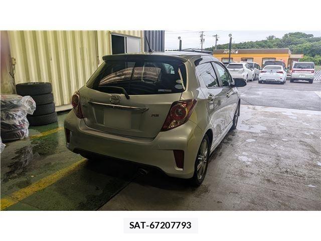 Toyota VITZ 2011-06 7621110-8