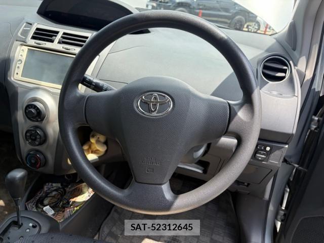 Toyota VITZ 2009-06 7621118-11