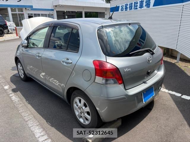 Toyota VITZ 2009-06 7621118-3