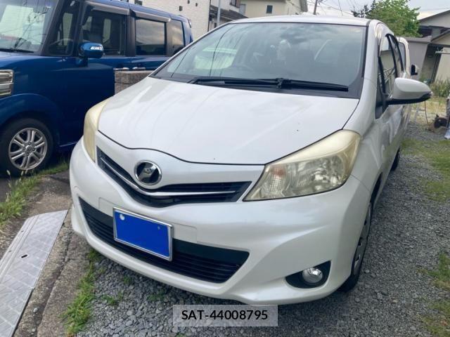 Toyota VITZ 2011-09 7621113-0