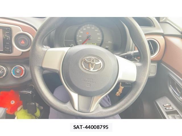 Toyota VITZ 2011-09 7621113-10