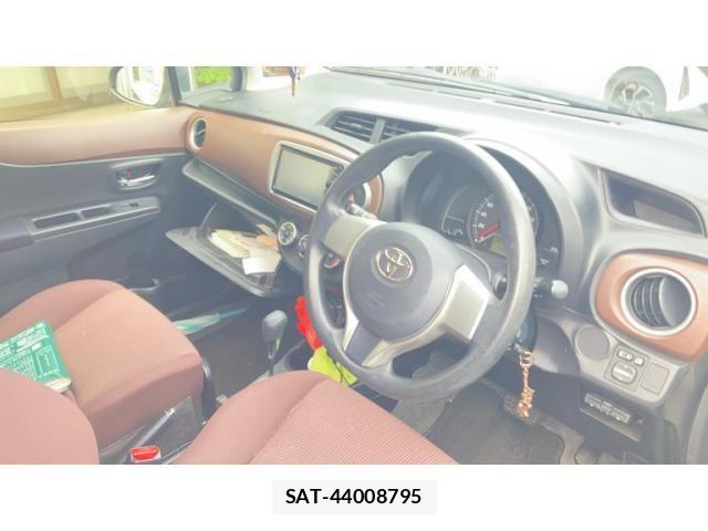 Toyota VITZ 2011-09 7621113-13