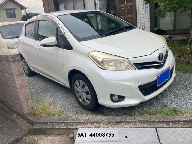 Toyota VITZ 2011-09 7621113-2