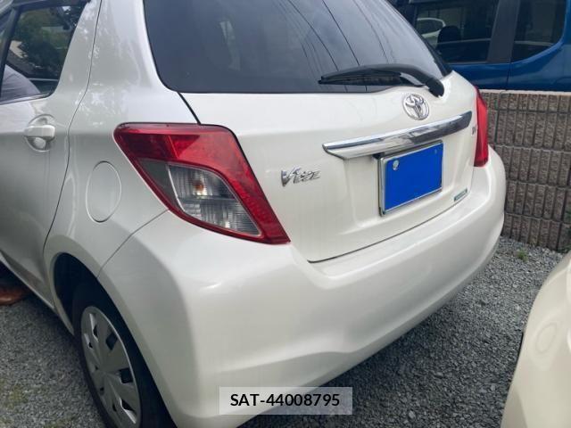 Toyota VITZ 2011-09 7621113-5