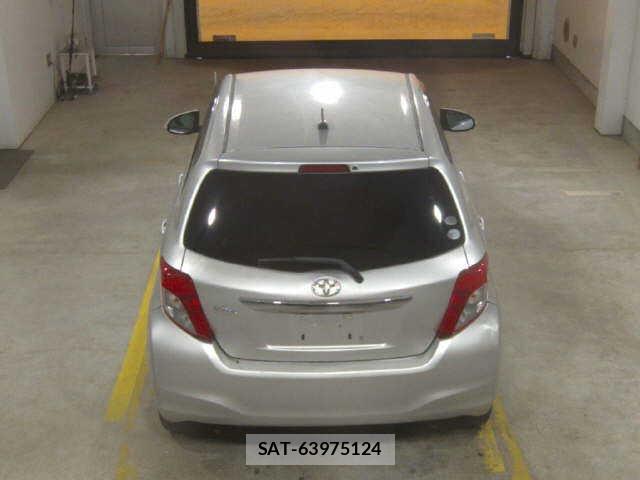 Toyota VITZ 2011-11 7686703-2