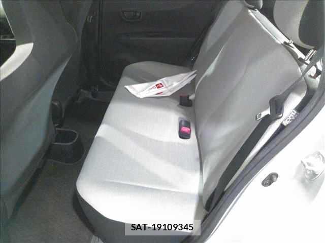 Toyota VITZ 2011 7686698-2