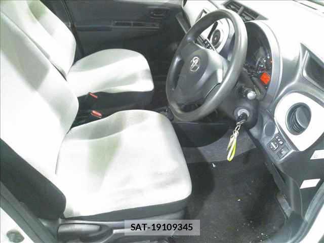 Toyota VITZ 2011 7686698-4