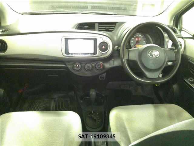 Toyota VITZ 2011 7686698-5