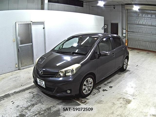 Toyota VITZ 2011-11 7686701-0