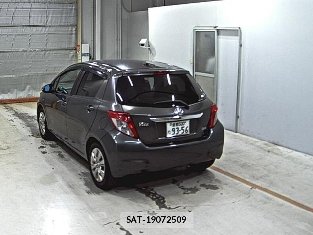Toyota VITZ 2011-11 7686701-2