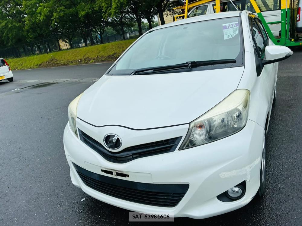 Toyota VITZ 2011-07 7496360-0