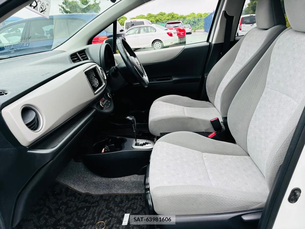 Toyota VITZ 2011-07 7496360-10