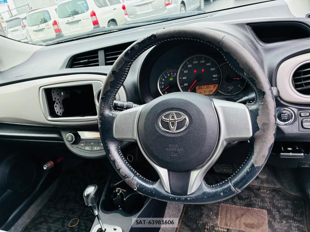 Toyota VITZ 2011-07 7496360-14