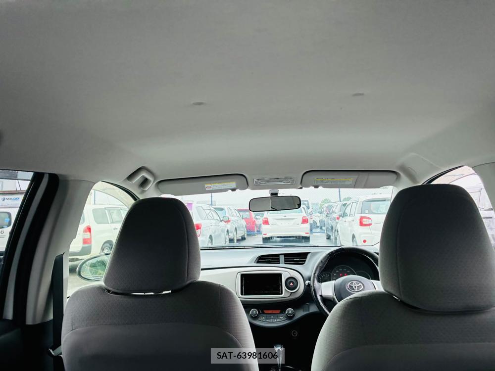 Toyota VITZ 2011-07 7496360-25