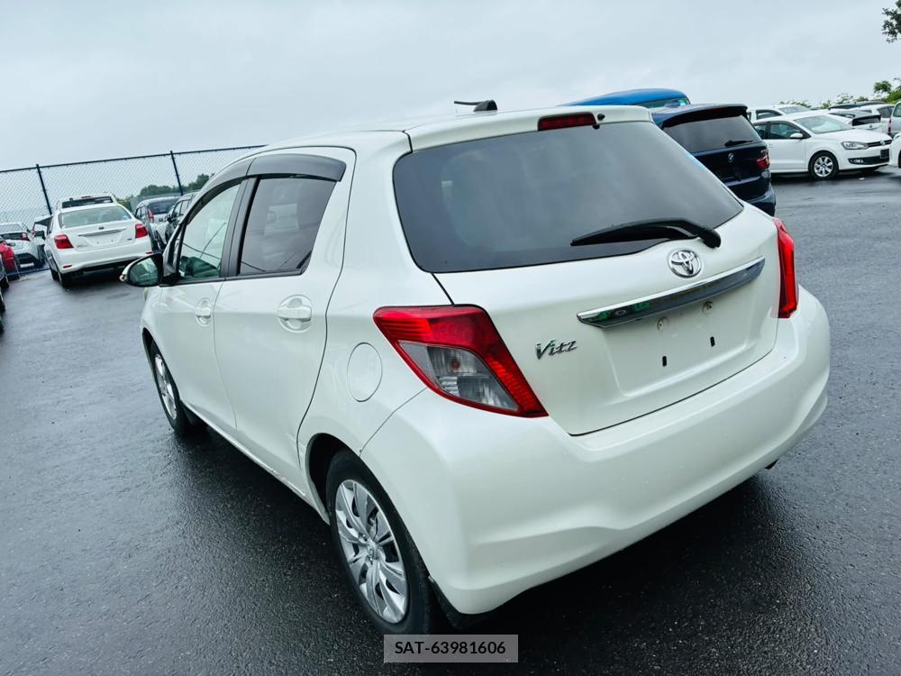 Toyota VITZ 2011-07 7496360-2