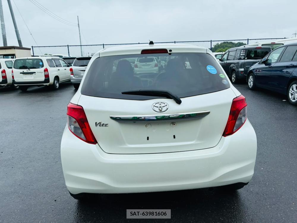 Toyota VITZ 2011-07 7496360-3