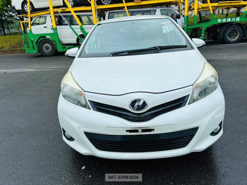 Toyota VITZ 2011-07 7496360-7
