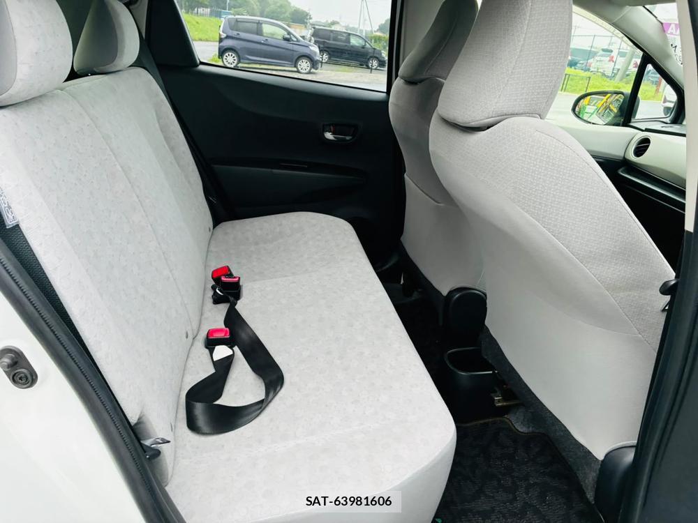 Toyota VITZ 2011-07 7496360-8