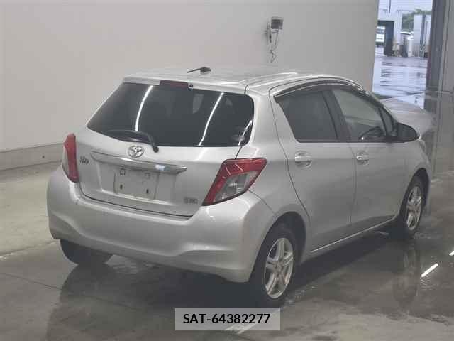 Toyota VITZ 2011-09 7686695-1