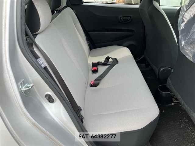 Toyota VITZ 2011-09 7686695-5