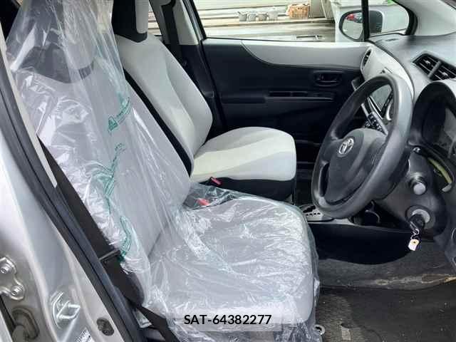 Toyota VITZ 2011-09 7686695-6