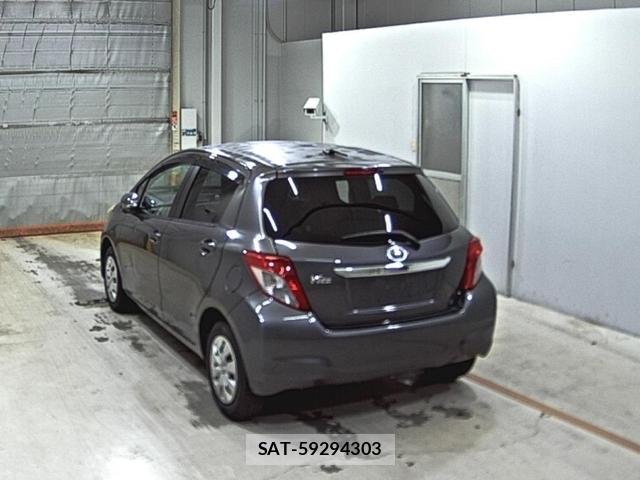 Toyota VITZ 2011-10 7780261-1