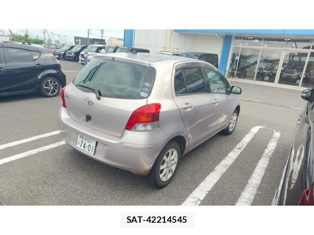 Toyota VITZ 2009-10 7880303-3