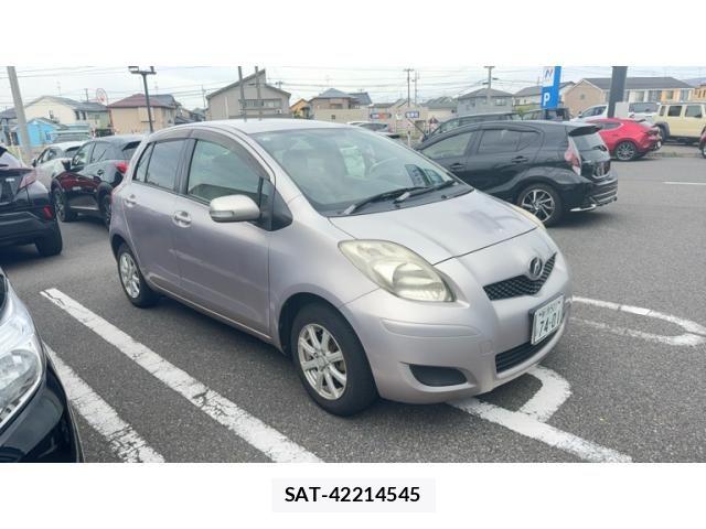 Toyota VITZ 2009-10 7880303-4