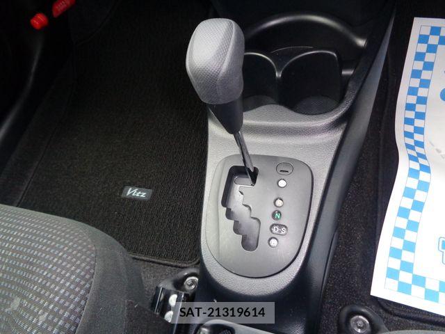 Toyota VITZ 2019-09 7880292-15