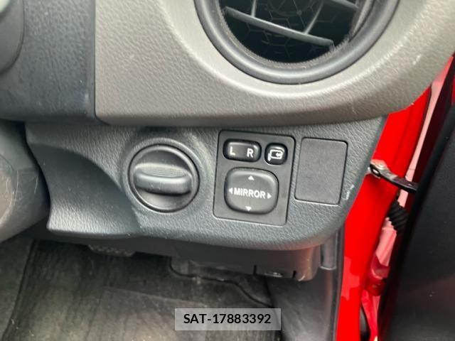 Toyota VITZ 2015-02 7880308-13