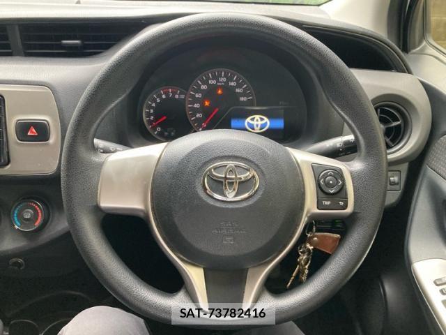 Toyota VITZ 2015-10 7880298-17