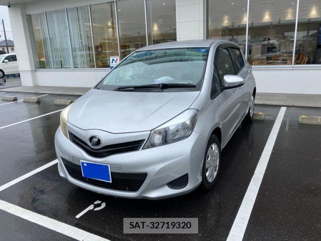 Toyota VITZ 2011-12 7880305-0