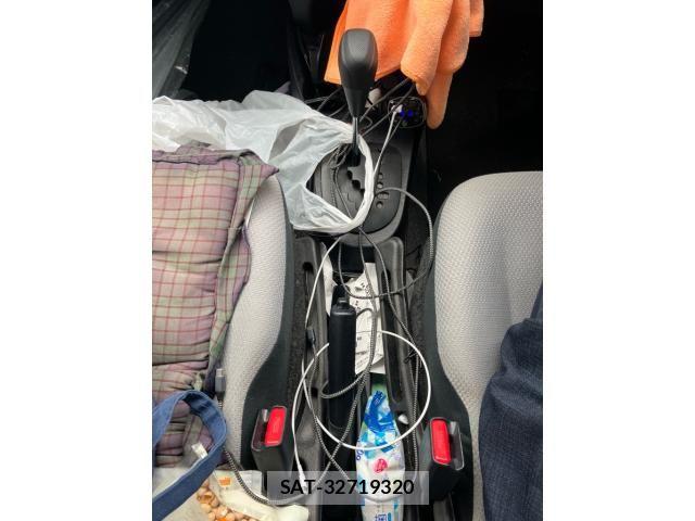 Toyota VITZ 2011-12 7880305-14
