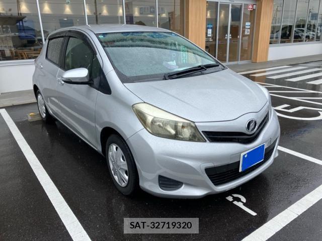 Toyota VITZ 2011-12 7880305-1
