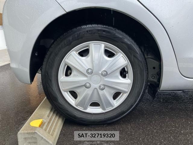 Toyota VITZ 2011-12 7880305-3