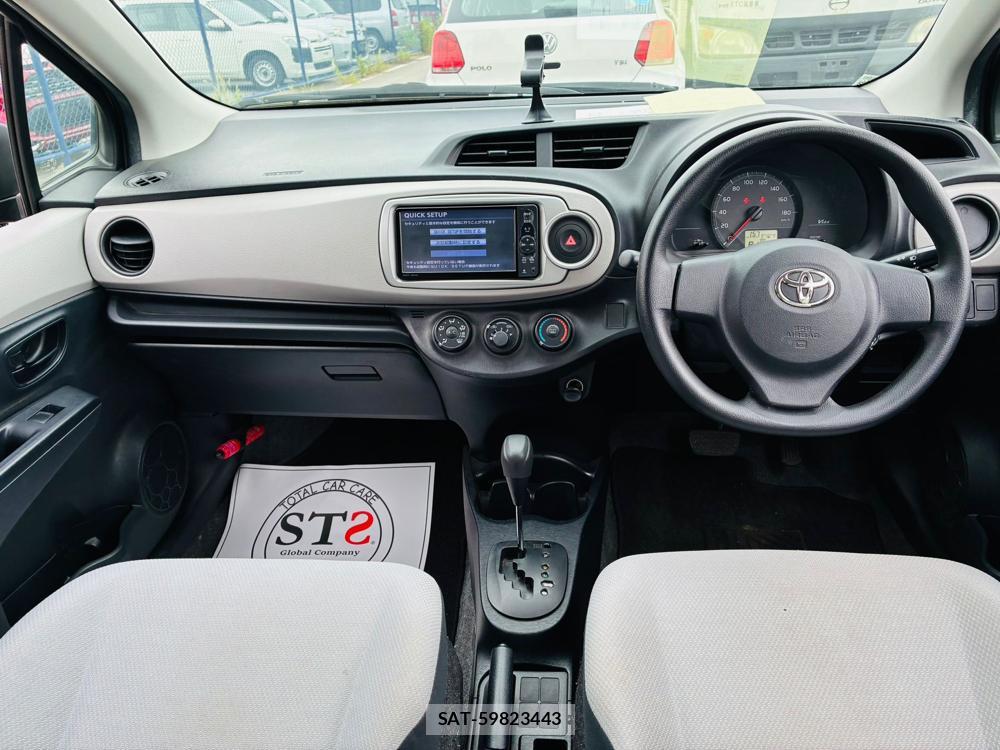 Toyota VITZ 2011-08 7780258-12