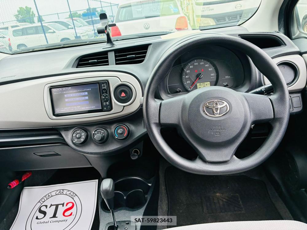 Toyota VITZ 2011-08 7780258-13