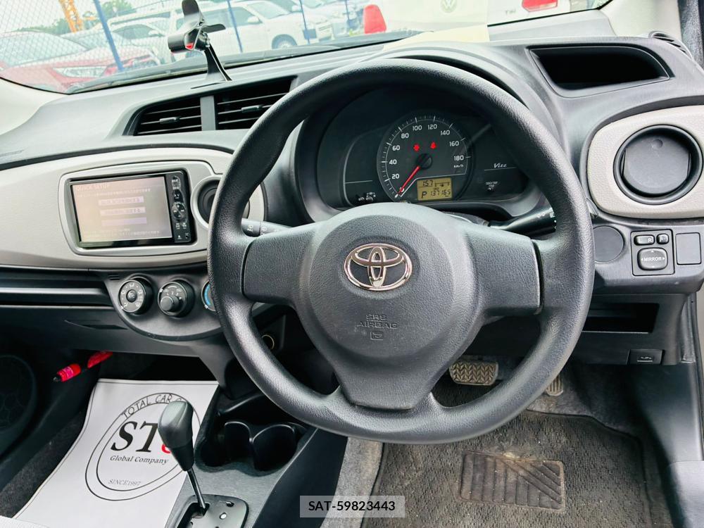 Toyota VITZ 2011-08 7780258-14
