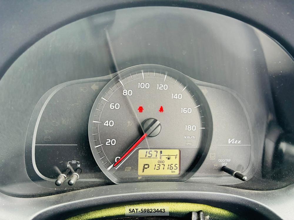 Toyota VITZ 2011-08 7780258-15