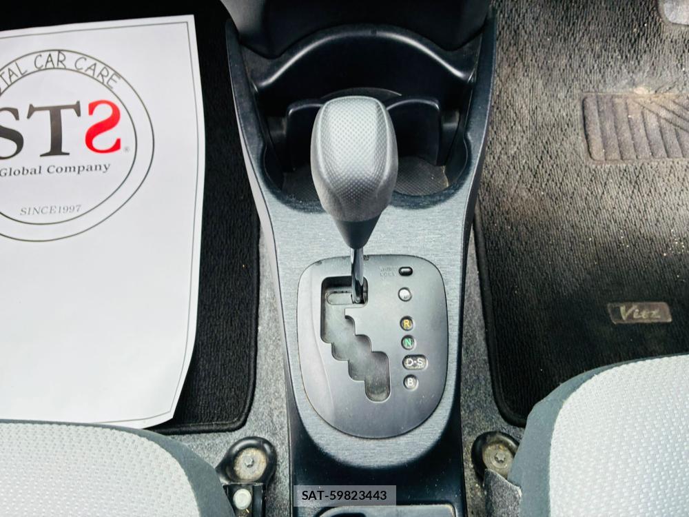 Toyota VITZ 2011-08 7780258-20