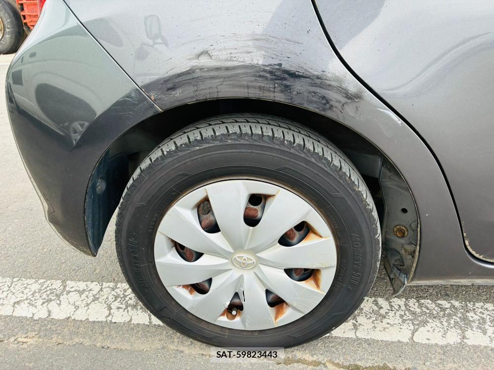 Toyota VITZ 2011-08 7780258-28