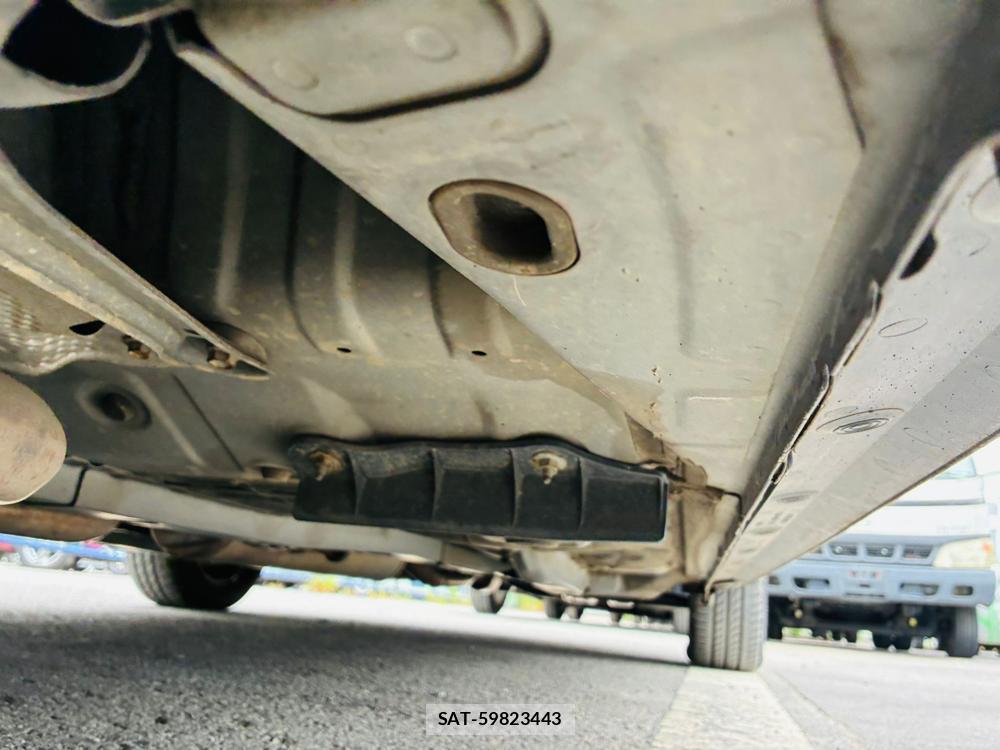 Toyota VITZ 2011-08 7780258-35