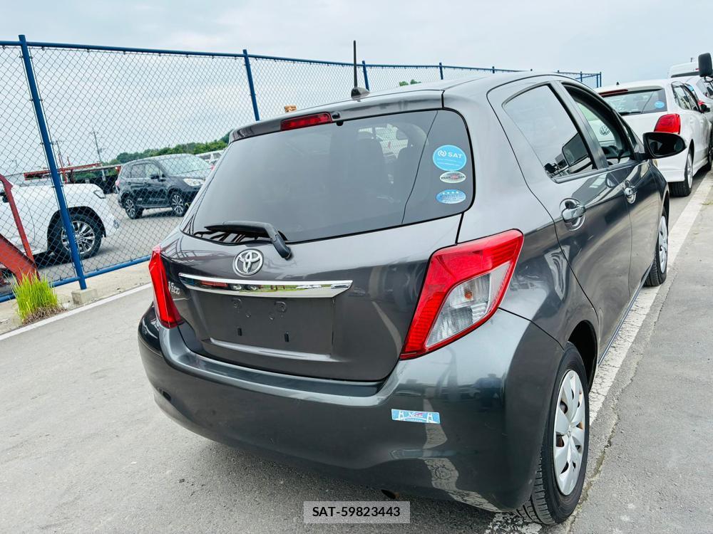 Toyota VITZ 2011-08 7780258-4