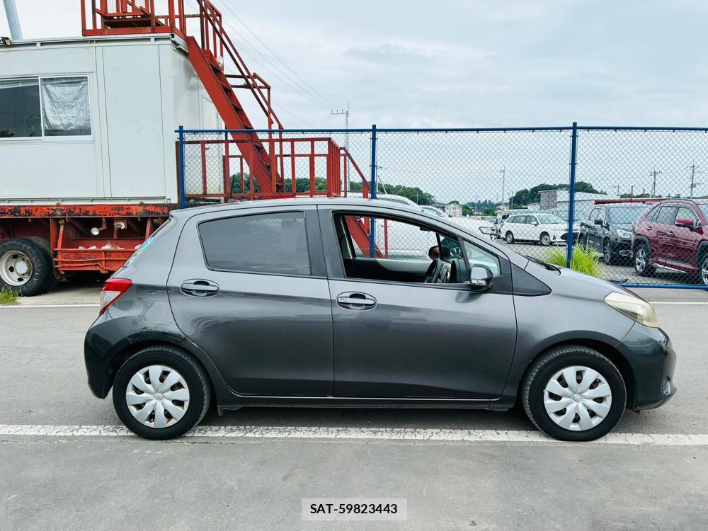 Toyota VITZ 2011-08 7780258-5